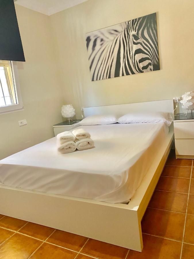 Casa Alameda Villa Фуeнхирола Екстериор снимка
