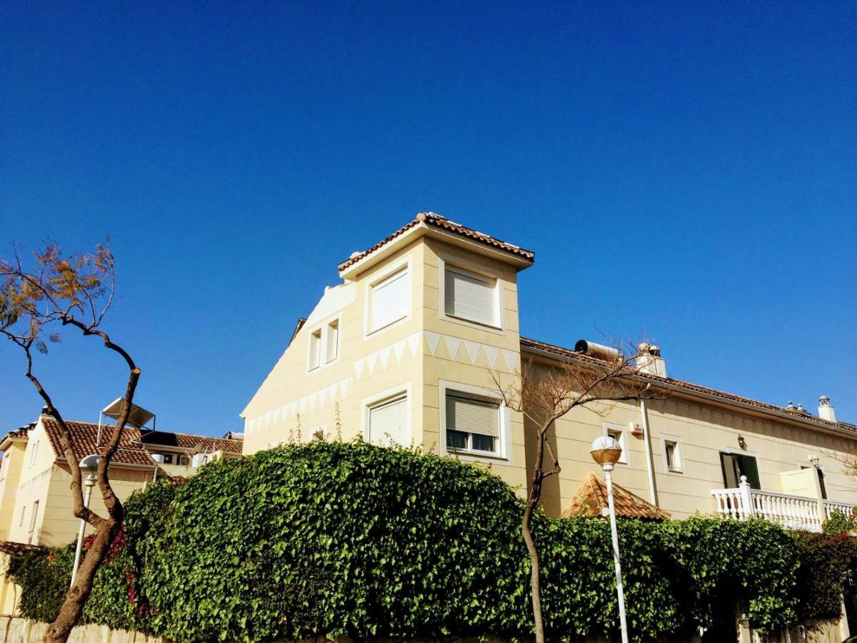 Casa Alameda Villa Фуeнхирола Екстериор снимка