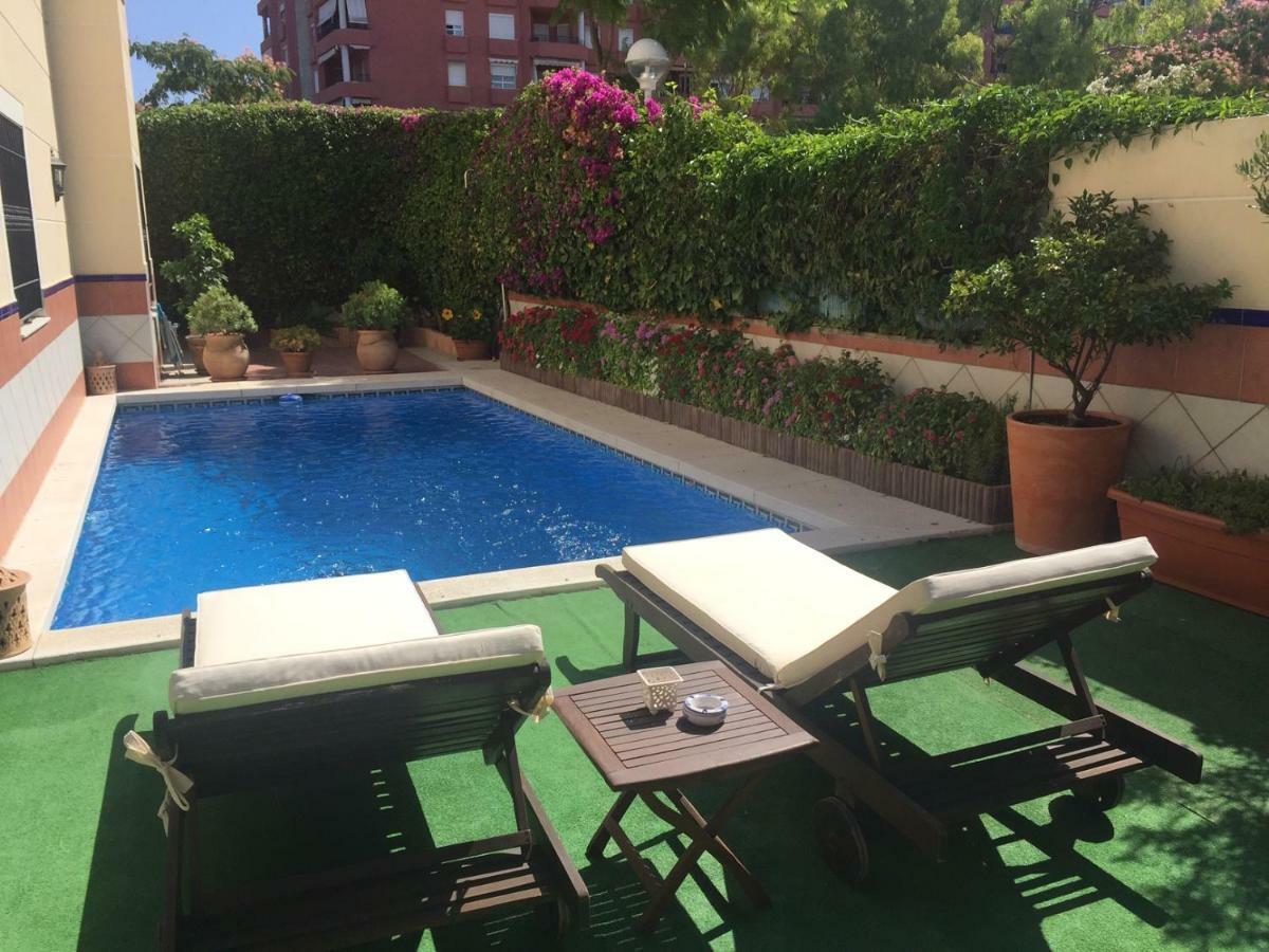 Casa Alameda Villa Фуeнхирола Екстериор снимка